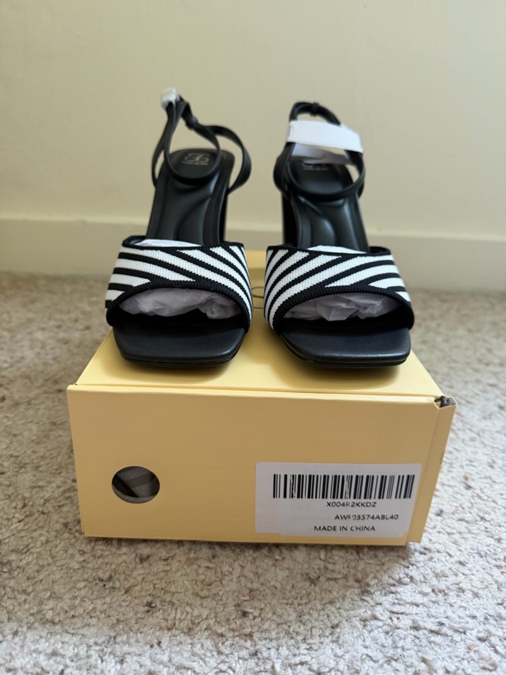 COSY ISLAND Black & White Striped Block Heel Sandals Size 9 NWT Chic Minimalist - Picture 2 of 6